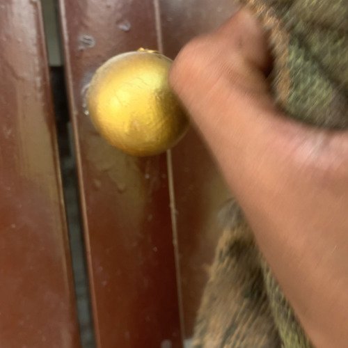 Dirty iron gate cleaning