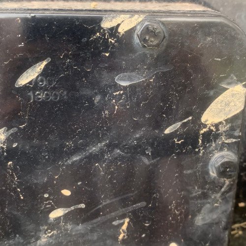 Tractor chassis cleaning