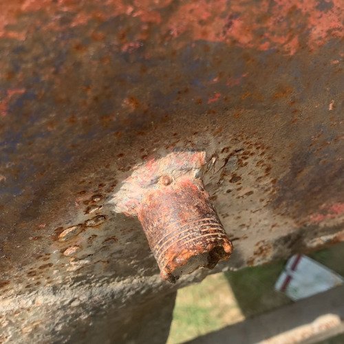 Rusted iron tank cleaning
