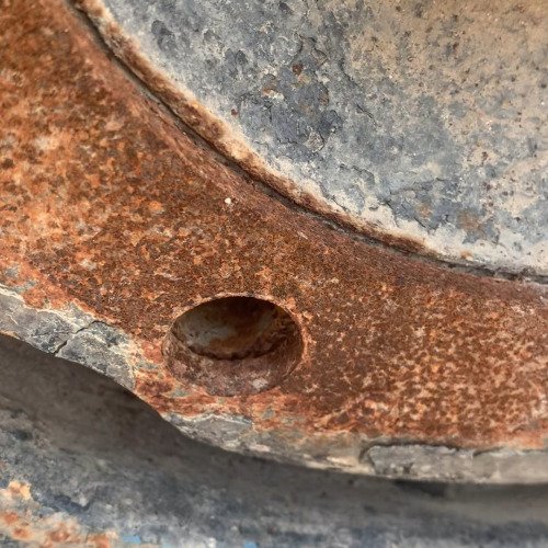 Trolly wheels rust cleaning