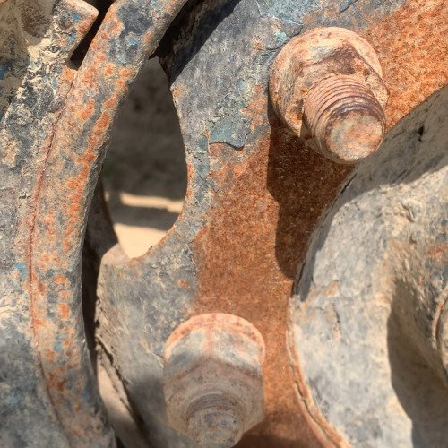 Rusted iron wheel cleaning