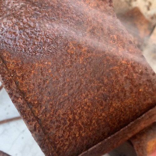 Rusted metal cleaning