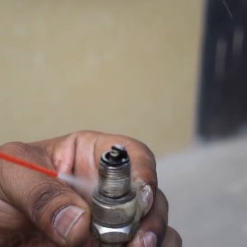 Cleaning spark plugs