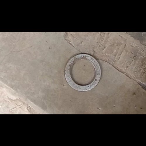 Metal ring cleaning