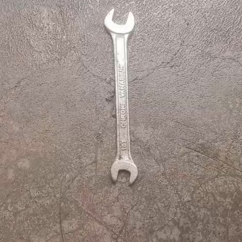Wrench cleaning