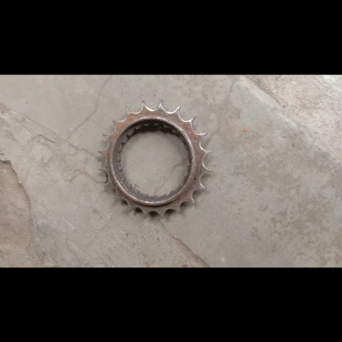 Freewheel sprocket cleaning