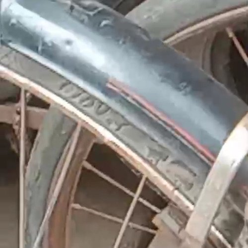 Bicycle tyre fender cleaning