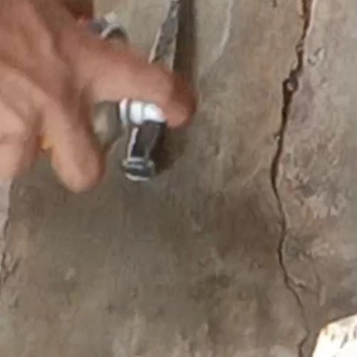 Dirty old chisel cleaning