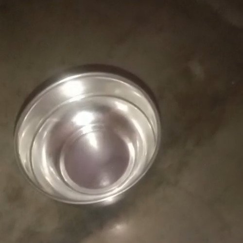 Cleaning steel bowl