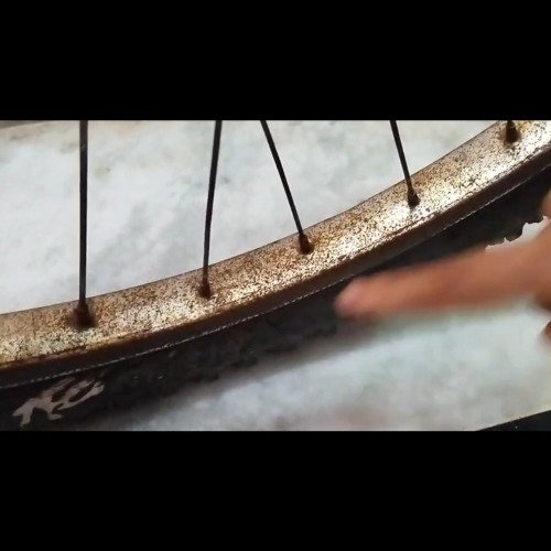 Bicycle wheel cleaning