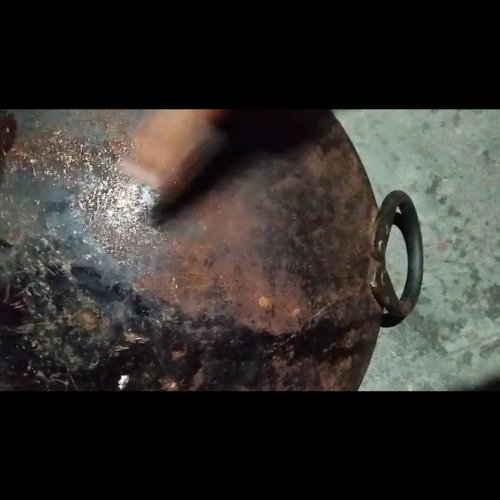 Cleaning iron kadhai