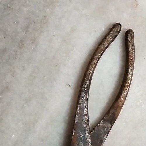 Iron pliers clean