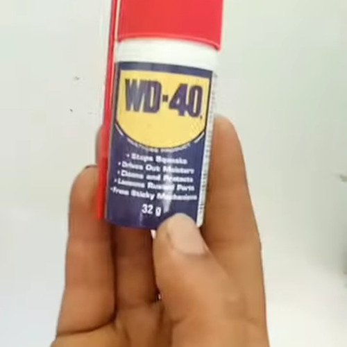Say_goodbye_to_grime_and_hello_to_shine_with_WD-40!_🌟