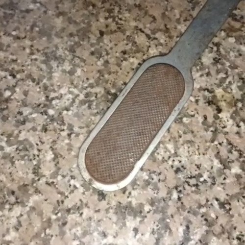 Foot scraper cleaning