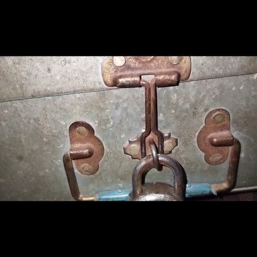 Steel lock cleaning