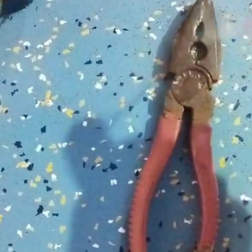 Pliers cleaning