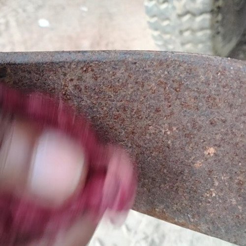 Iron plate rust cleaning