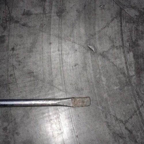 Screw driver cleaning