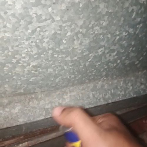 Sewing machine box cleaning