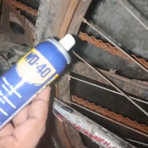 Bycle wheel guard cleaning