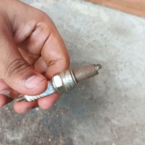 Engine plug cleaning