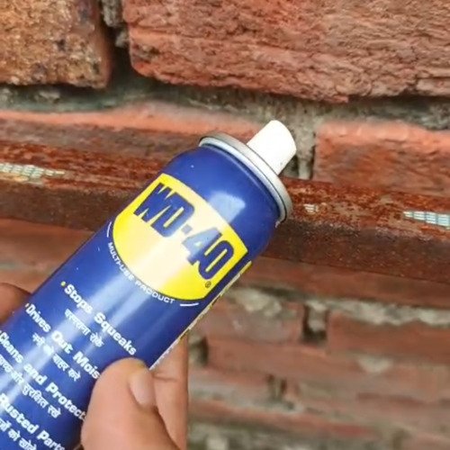 Rusted metal bar cleaning