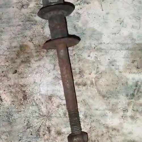 Old machine bolt cleaning