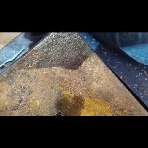 Cleaning rusted plate iron