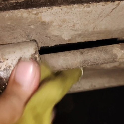 Iron hatch lock cleaning