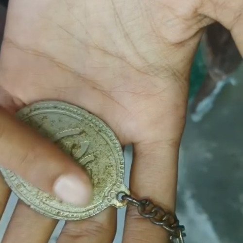 Dirty keychain cleaning