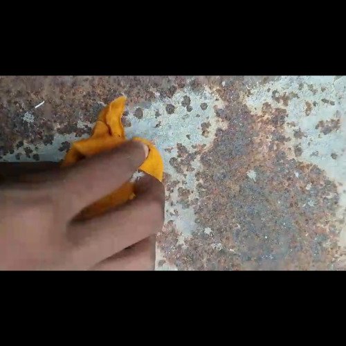 Rusted iron table cleaning