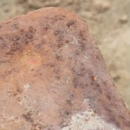 Heavy rusted iron cleaning