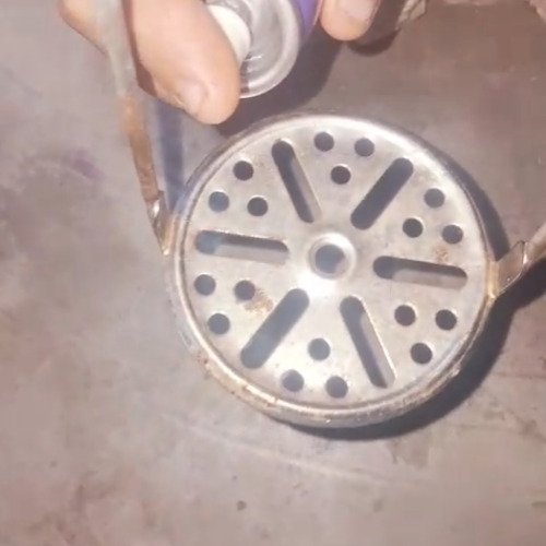 Cleaning dirty potato masher