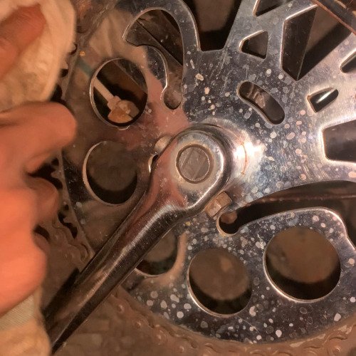 Bicycle chain crankset cleaning